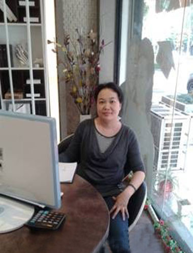 卡诺亚加盟商平果专卖店李女士 把服务始终放